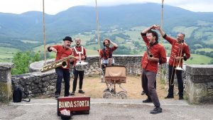 Show talianskej pochodujúcej kapely Banda Storta_Foto_Ján Fakla